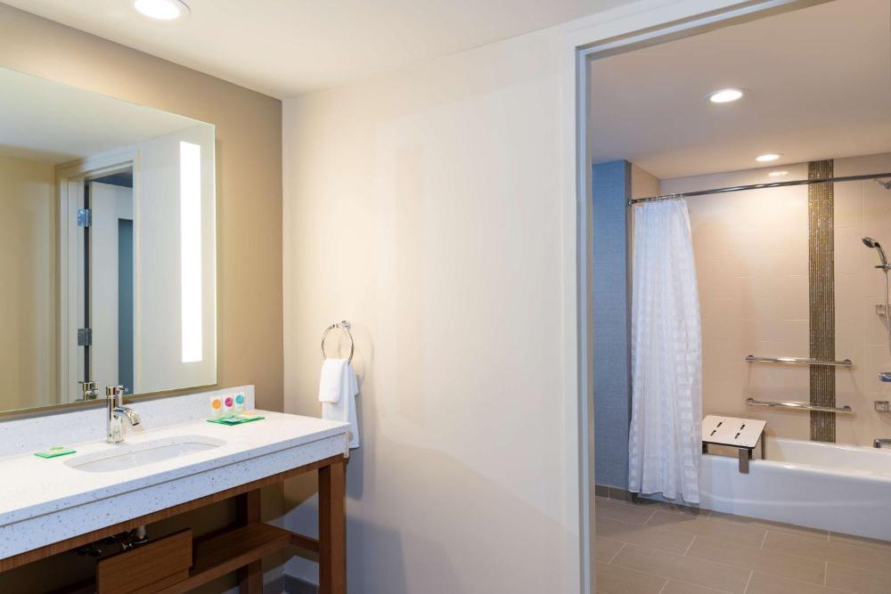 Double Room with Two Double Beds and Accessible Tub - Disability Access interior